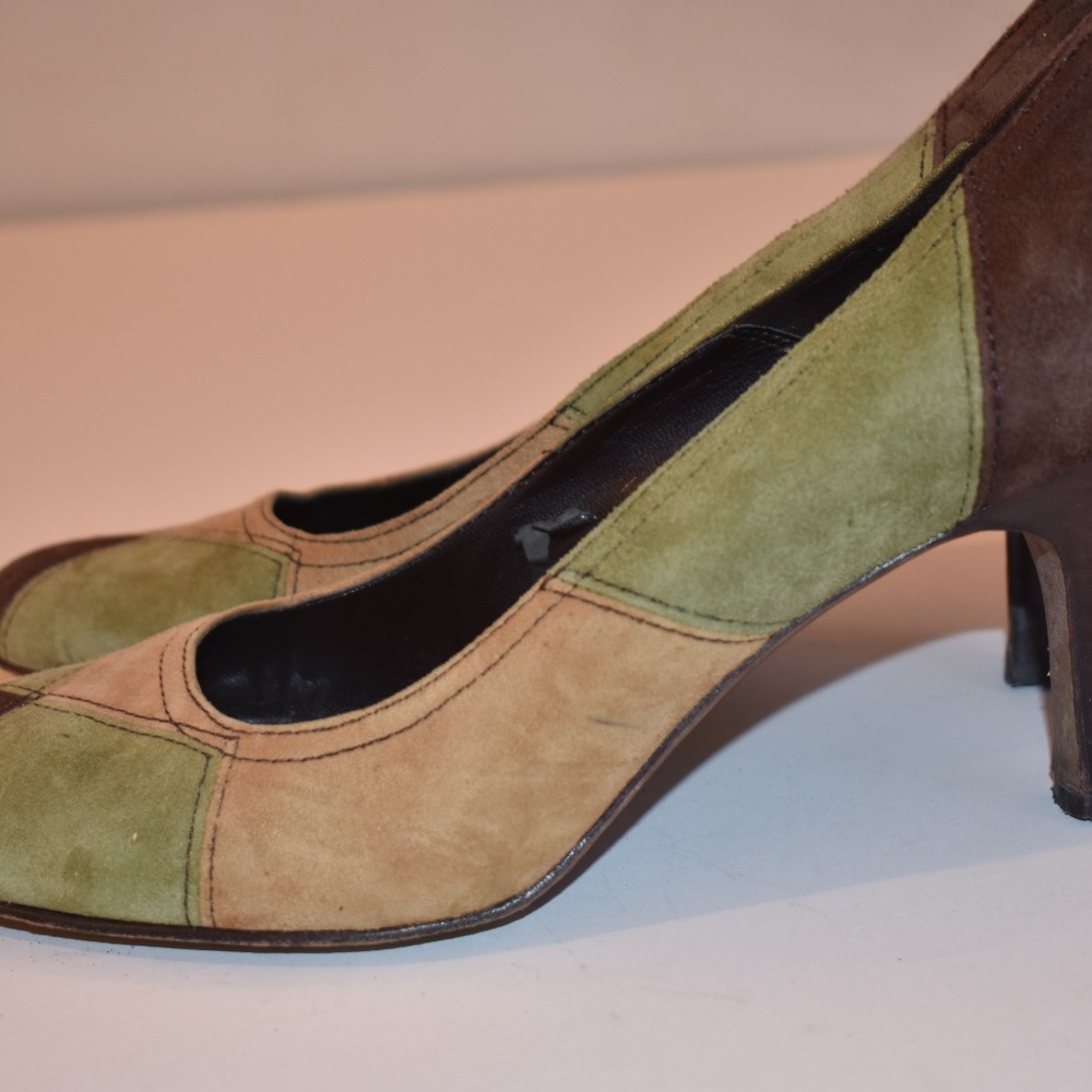 Patterned Heels - Picture 3 of 4